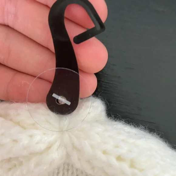 Womens C.C cream colored toboggan - Picture 2 of 7